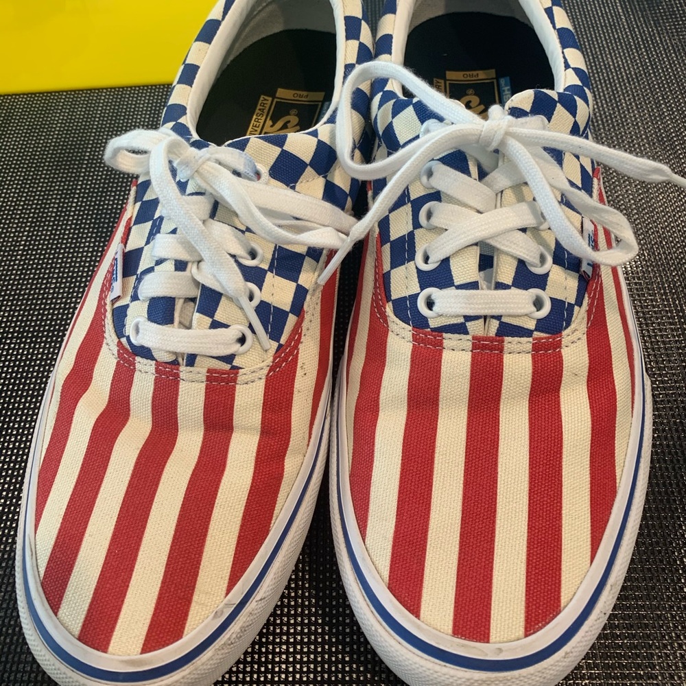 Vans men’s 11 American flag sneakers